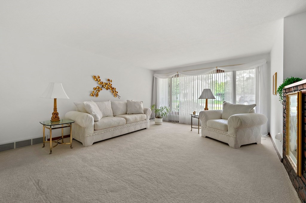 140 Holly Road Marshfield, MA 02050 - Photo 13 of 32 Gallery Image 13