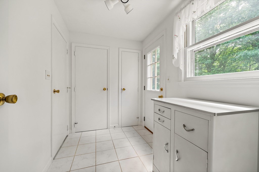 140 Holly Road Marshfield, MA 02050 - Photo 16 of 32 Gallery Image 16