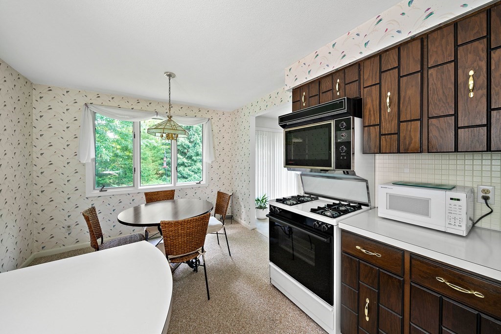 140 Holly Road Marshfield, MA 02050 - Photo 6 of 32 Gallery Image 6