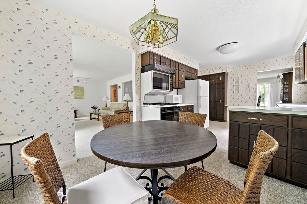 140 Holly Road Marshfield, MA 02050 - Photo 8 of 32 Gallery Image 8