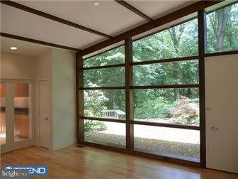4113-17 Apalogen Road Philadelphia, PA 19129 - Photo 4 of 12 Dining Room