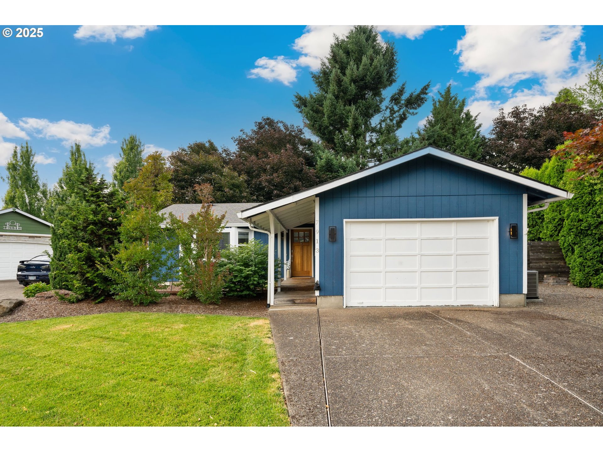 7913 Southwest Racquet Court Wilsonville, OR 97070 - Photo 1 of 32 Gallery Image 1