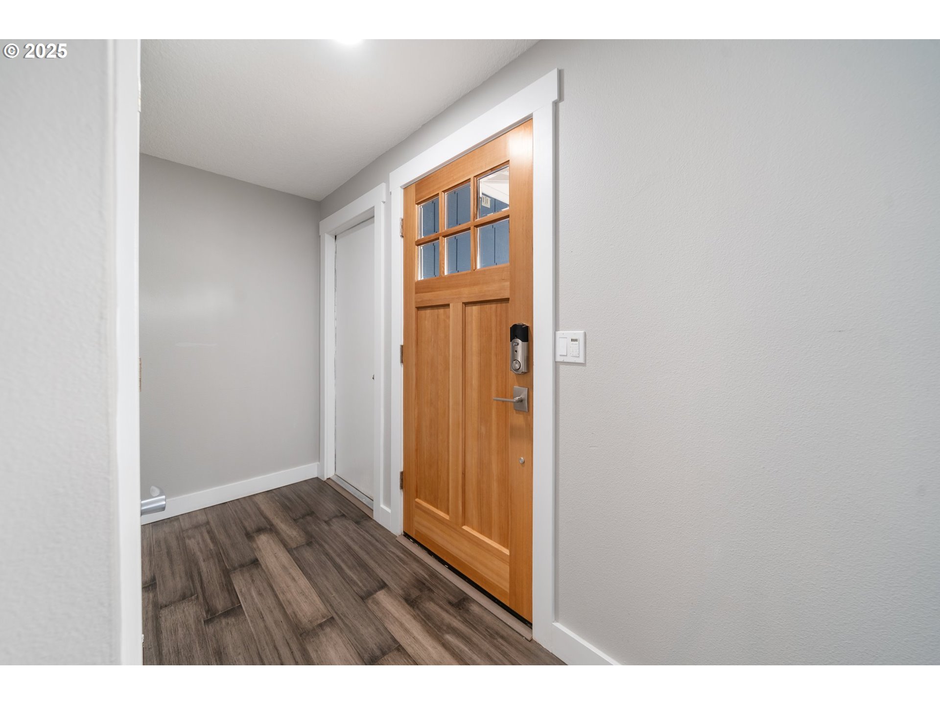 7913 Southwest Racquet Court Wilsonville, OR 97070 - Photo 6 of 32 Gallery Image 6