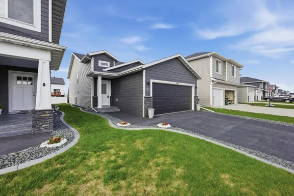 $384,900 | 1571 67th Avenue South, Fargo, ND 58104