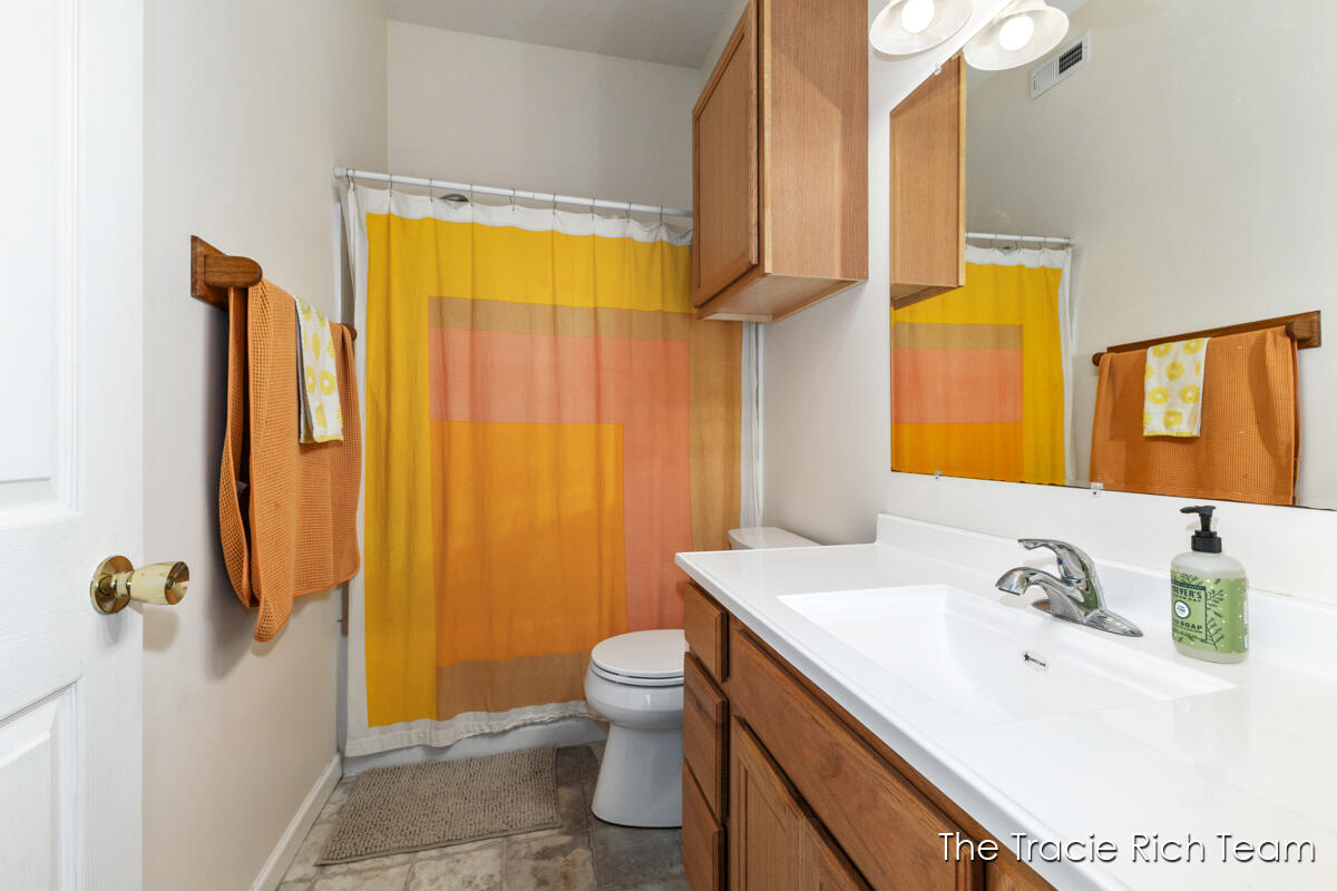 11582 Riehl Way Greenville, MI 48838 - Photo 14 of 30 IMG_1015