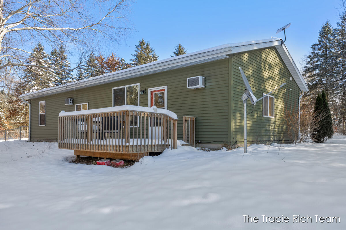 11582 Riehl Way Greenville, MI 48838 - Photo 16 of 30 IMG_1004