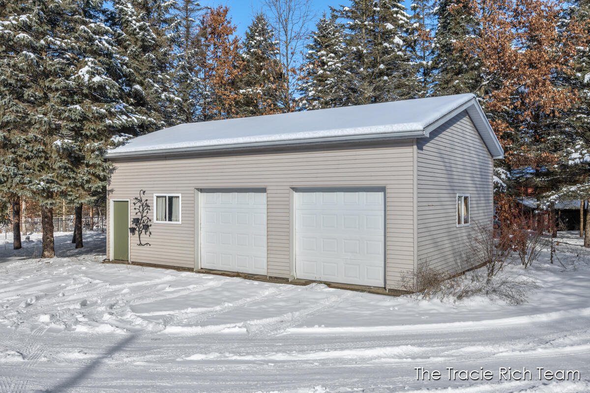 11582 Riehl Way Greenville, MI 48838 - Photo 20 of 30 IMG_1011