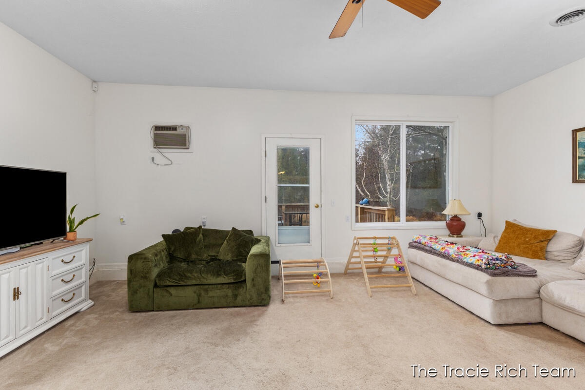 11582 Riehl Way Greenville, MI 48838 - Photo 5 of 30 IMG_1006