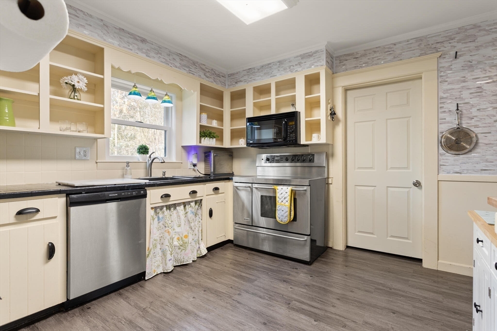 164 Leominster Road Lunenburg, MA 01462 - Photo 9 of 26 Gallery Image 9