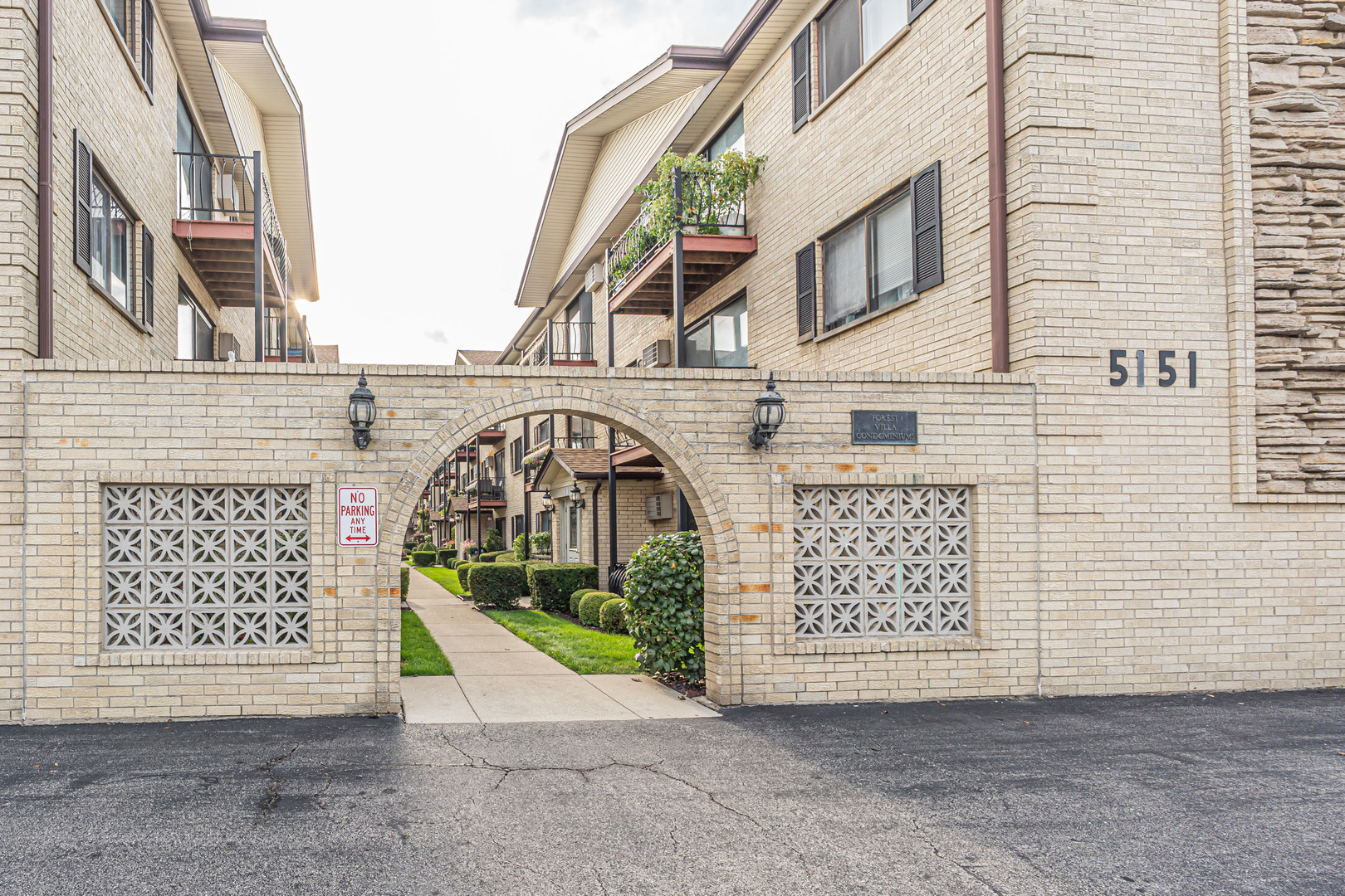 5151 North East River Road, Unit 332D Chicago, IL 60656 - Photo 13 of 14 Gallery Image 13