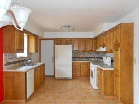 1023 Springview Drive Flushing, MI 48433 - Photo 5 of 25 20352104-4.JPG