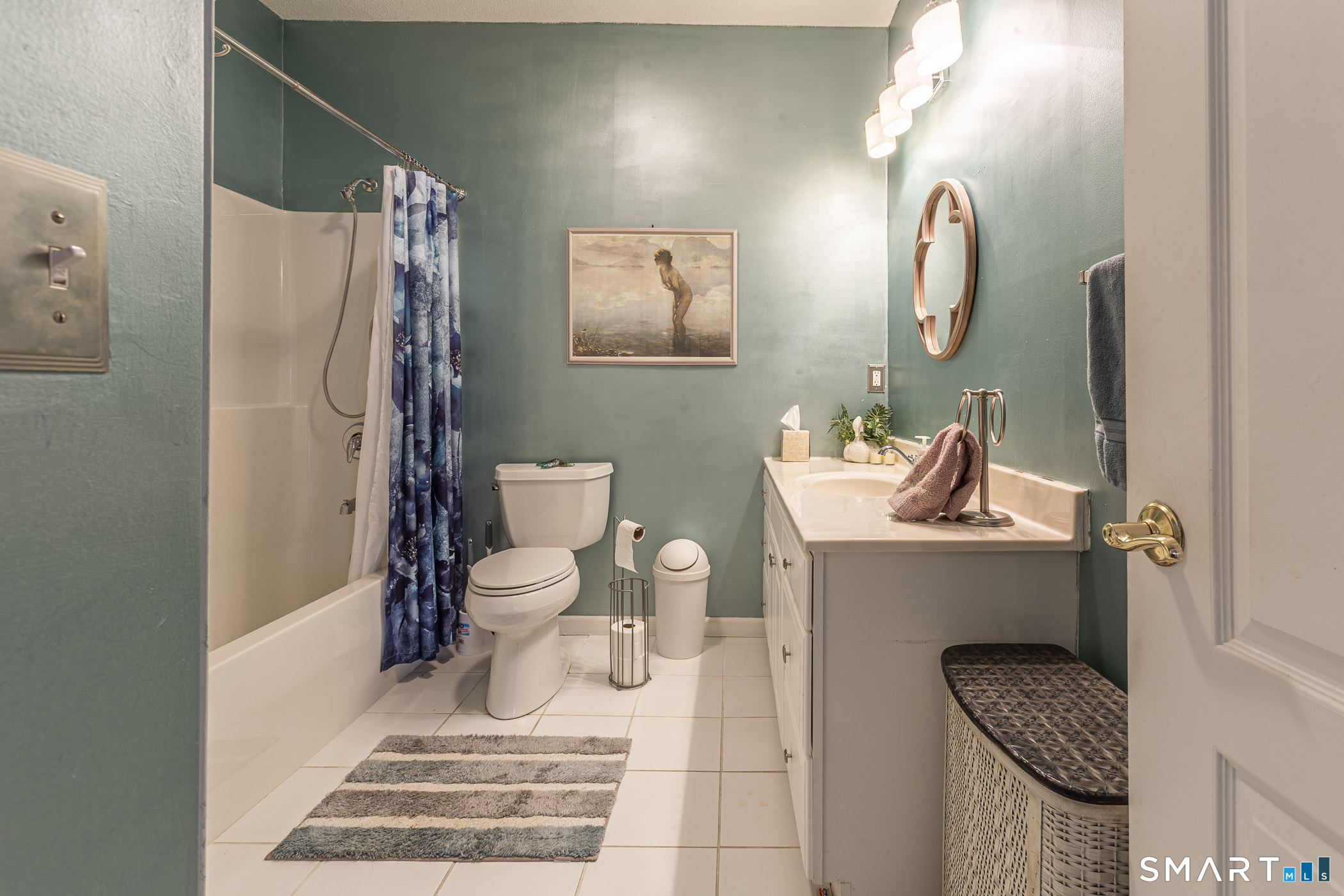 99 Oliver Way, Unit 99 Bloomfield, CT 06002 - Photo 20 of 40 Full bath main floor