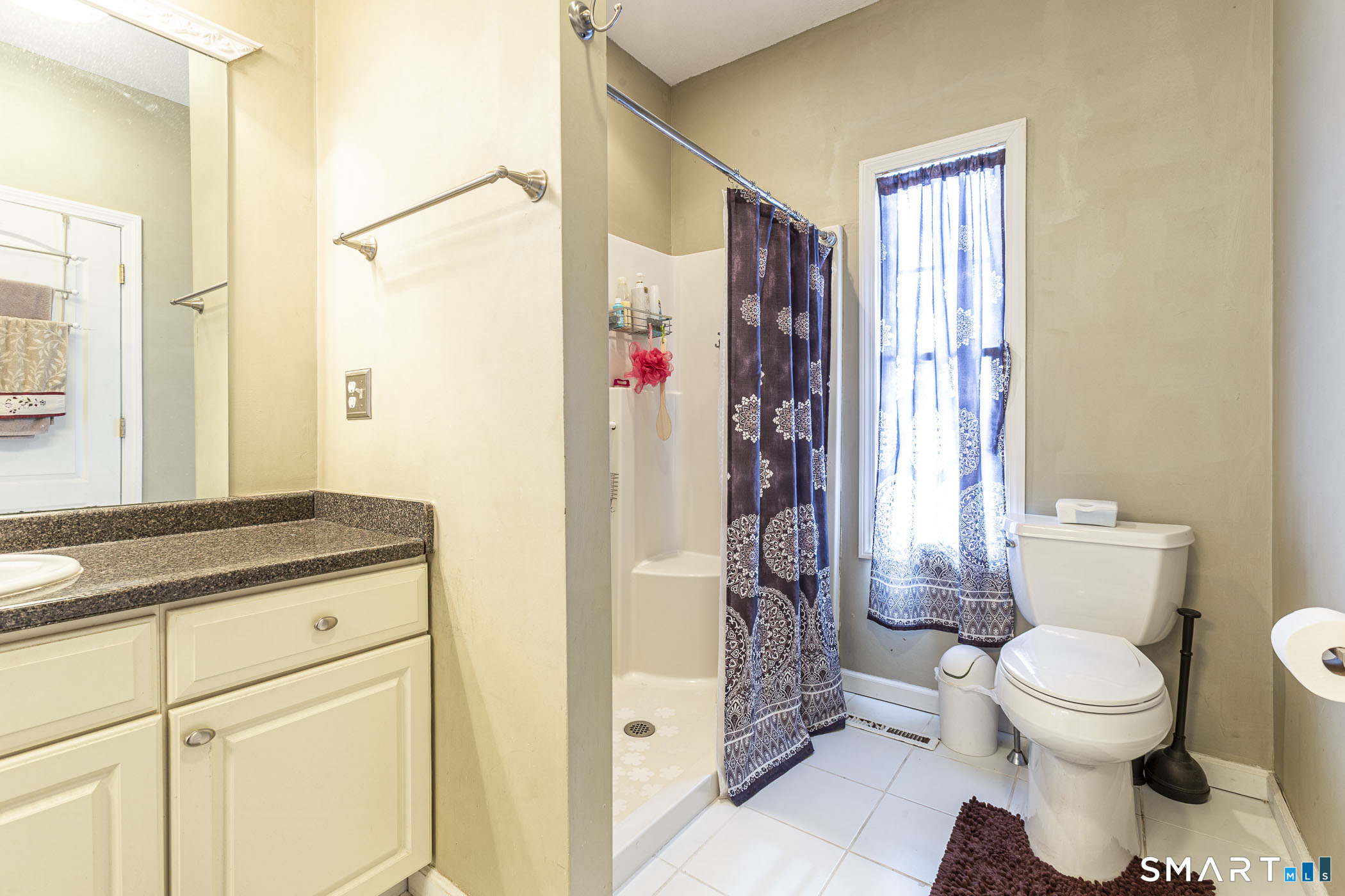 99 Oliver Way, Unit 99 Bloomfield, CT 06002 - Photo 24 of 40 Primary bathroom