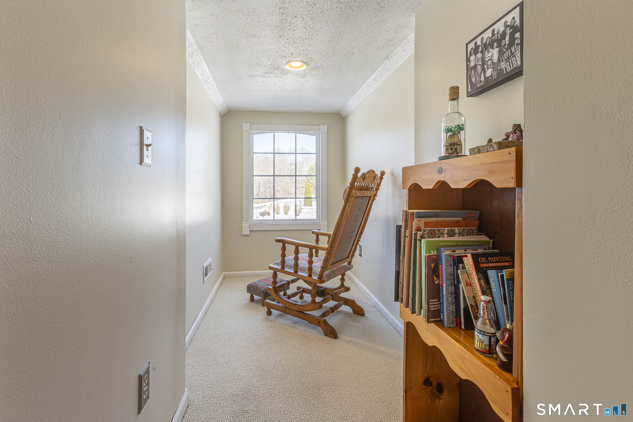 99 Oliver Way, Unit 99 Bloomfield, CT 06002 - Photo 36 of 40 Reading nook