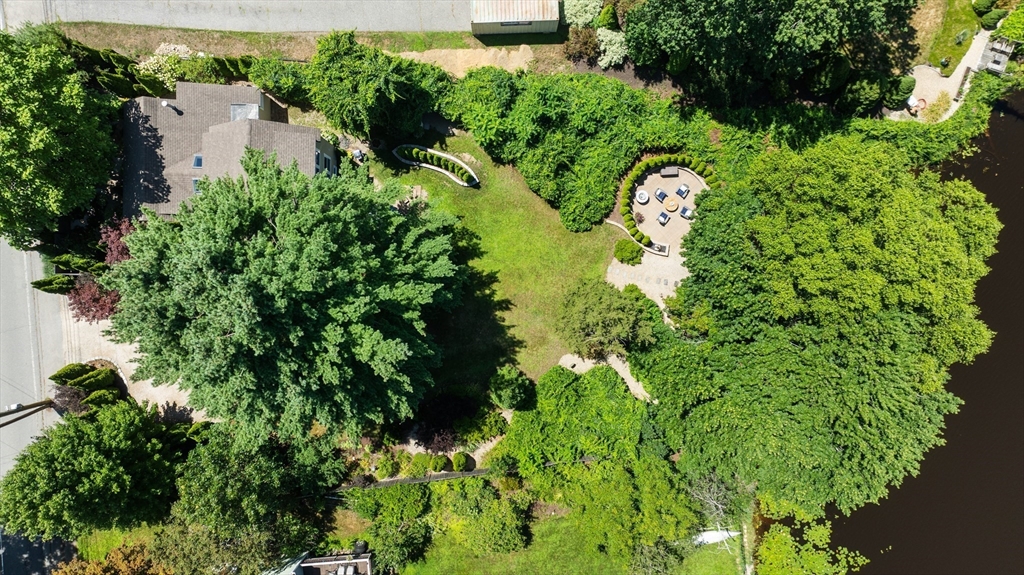 11 Beacon Street Amesbury, MA 01913 - Photo 41 of 42 an aerial view of a garden with plants