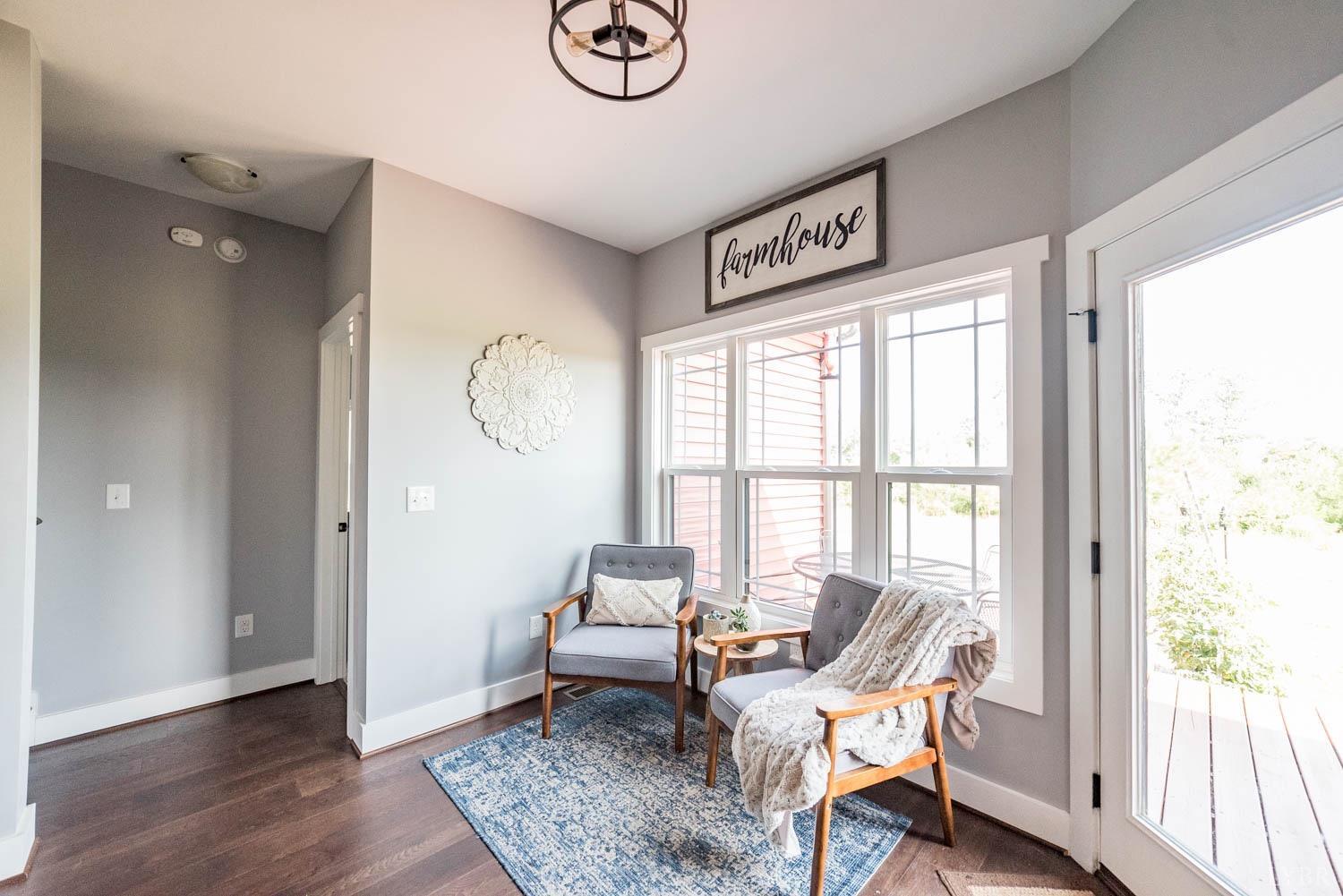 5972 Promise Land Road Appomattox, VA 24522 - Photo 12 of 84 a living room with furniture and a window