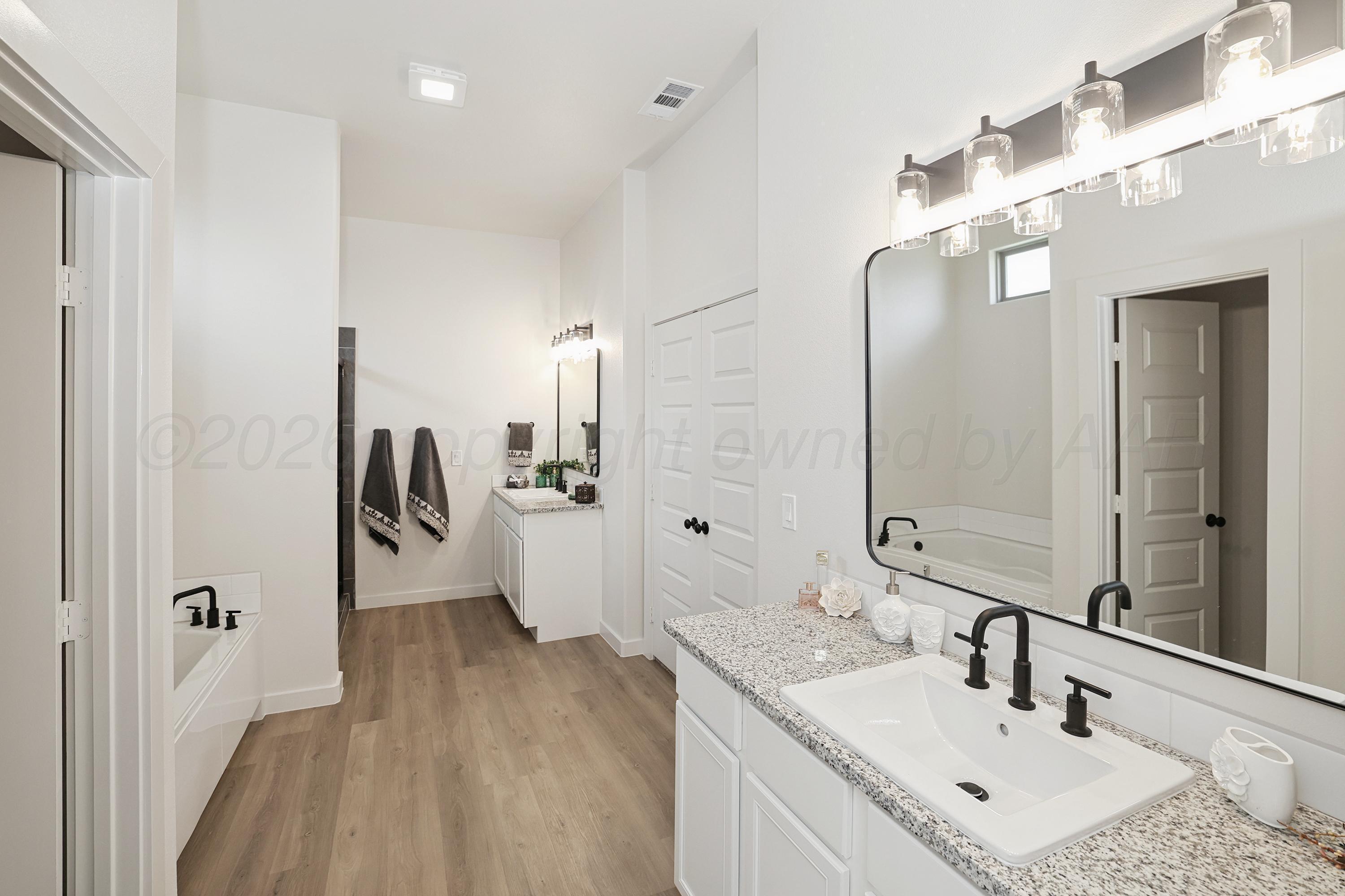 7506 Castleman Road Amarillo, TX 79119 - Photo 13 of 29 14-Primary Bath