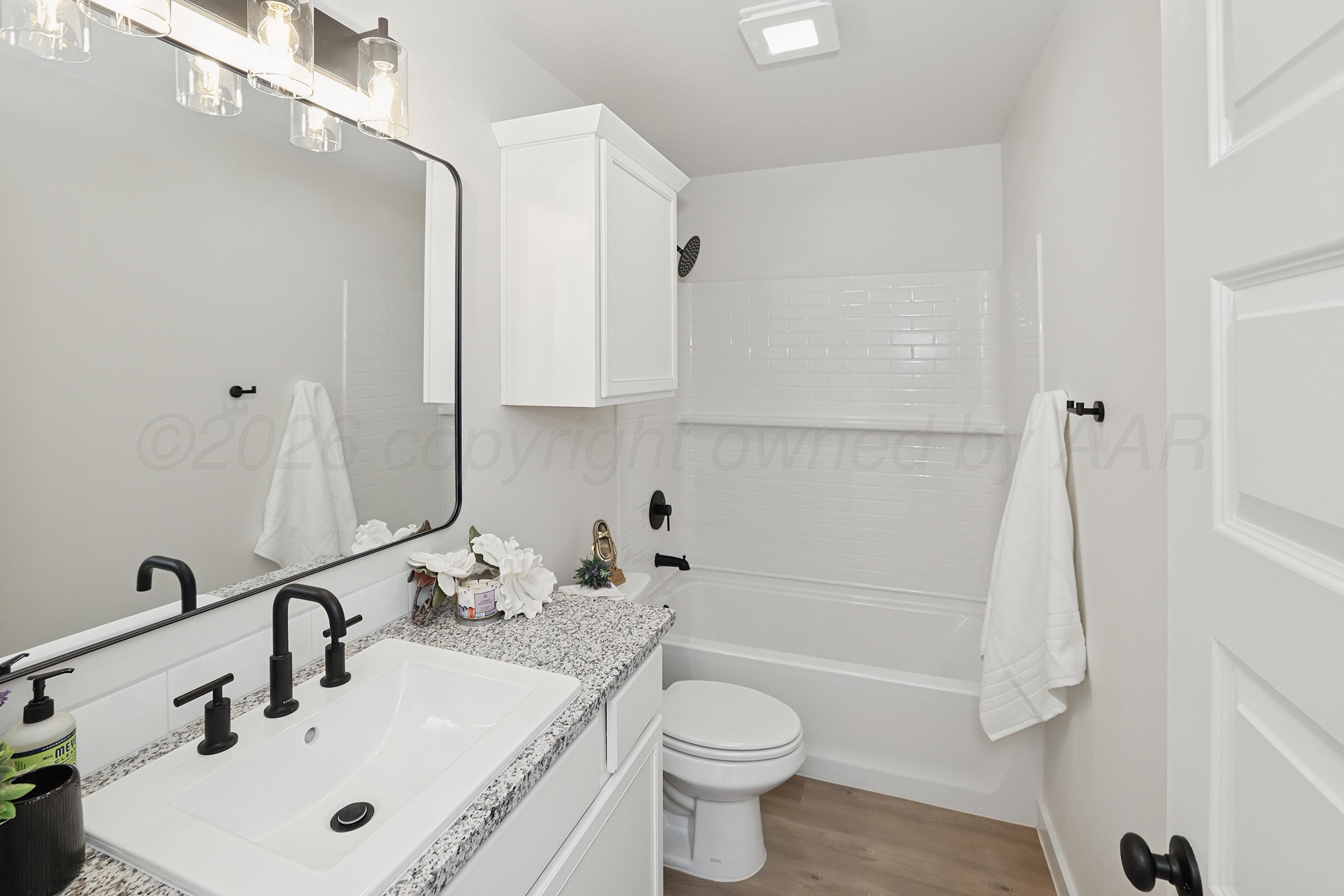 7506 Castleman Road Amarillo, TX 79119 - Photo 25 of 29 26-4th Bedroom Bathroom