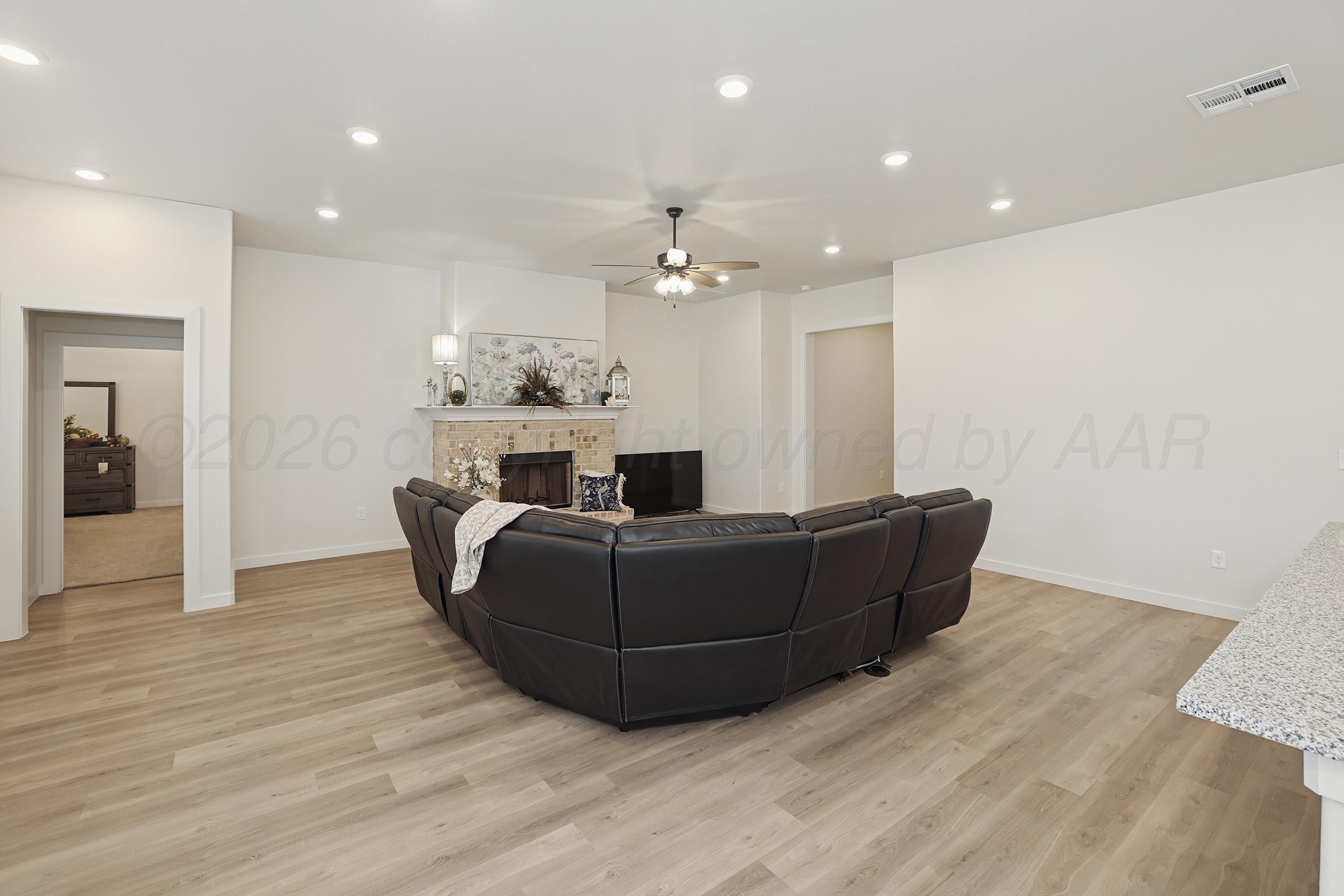 7506 Castleman Road Amarillo, TX 79119 - Photo 5 of 29 4-Living Area