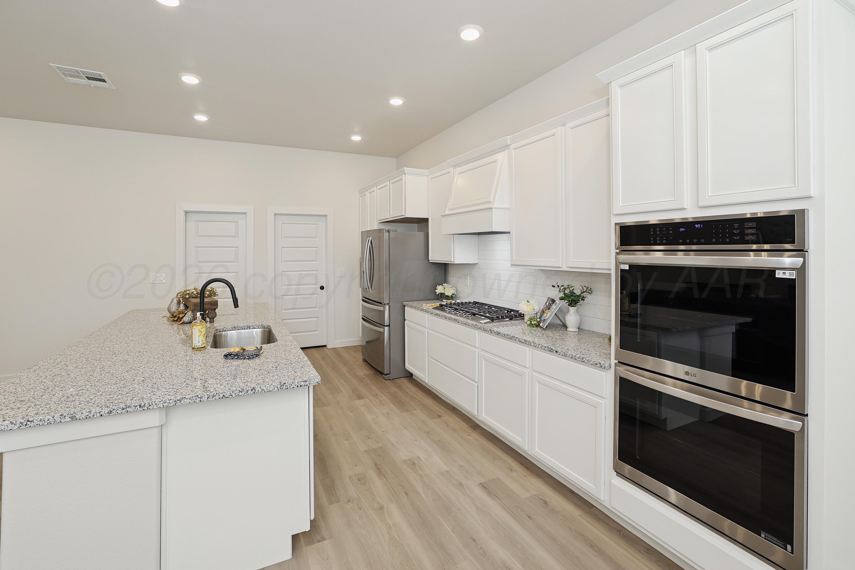 7506 Castleman Road Amarillo, TX 79119 - Photo 6 of 29 9-Kitchen