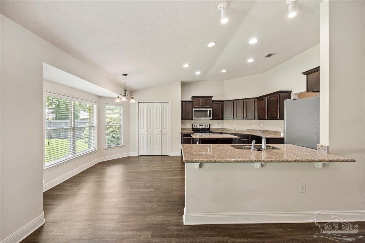 5735 Mill Stream Way Pace, FL 32571 - Photo 10 of 32