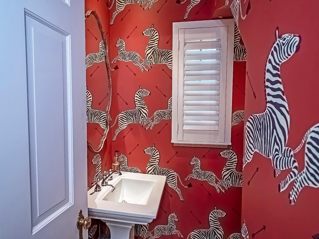 1174 Washington Road Pittsburgh, PA 15228 - Photo 14 of 47 a bathroom with a sink and a mirror