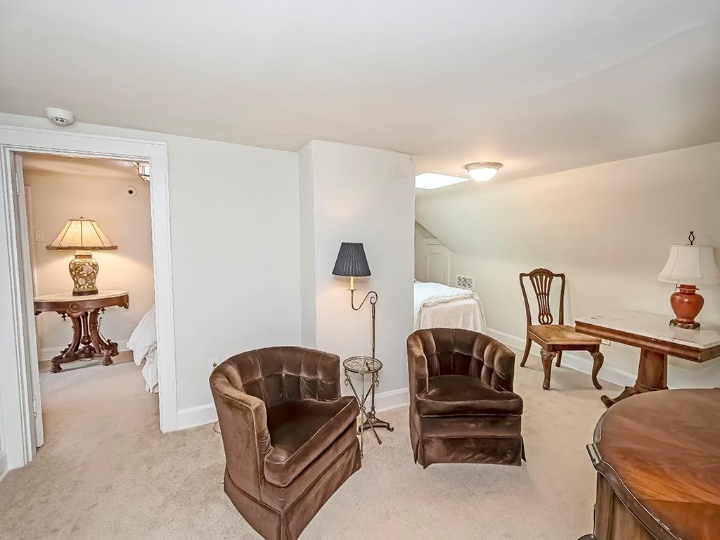 1174 Washington Road Pittsburgh, PA 15228 - Photo 30 of 47 a living room with furniture