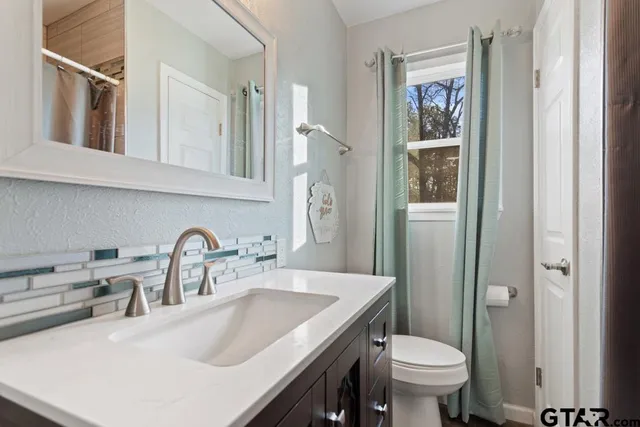 $269,900 | 1452 Tanglewood Drive East, Hideaway, TX 75771