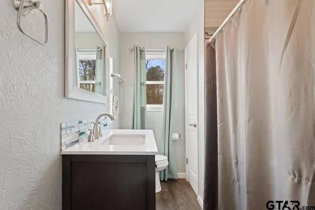 $269,900 | 1452 Tanglewood Drive East, Hideaway, TX 75771