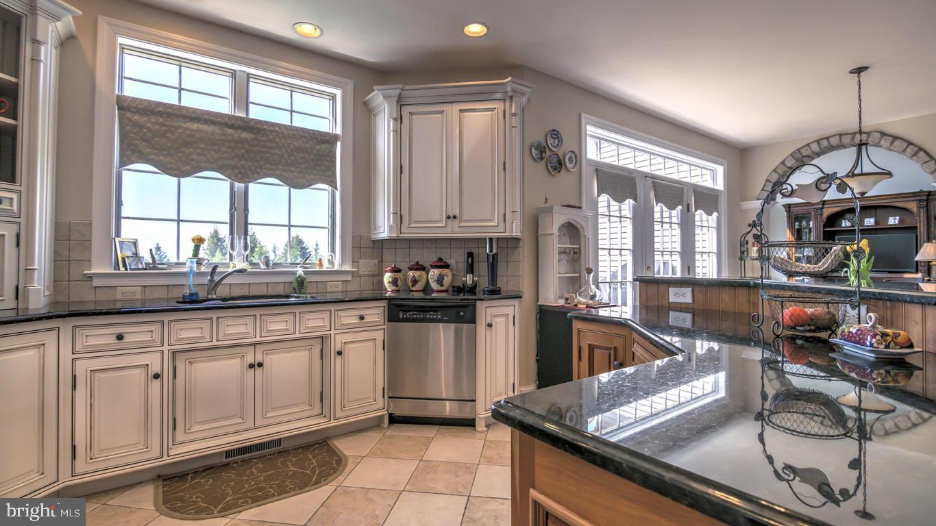 230 Old Delp Road Lancaster, PA 17601 - Photo 8 of 37 Gallery Image 8
