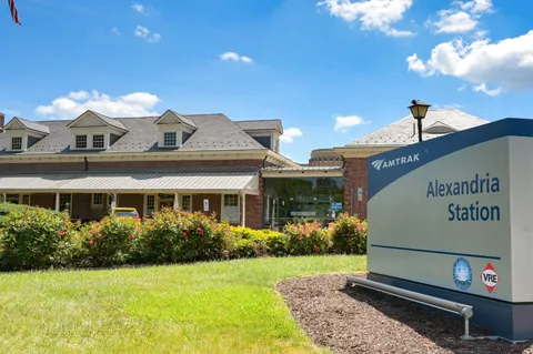 $675,000 | 1725 Cameron Street, Alexandria, VA 22314