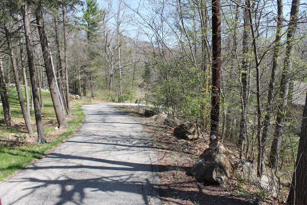 124 Mashapaug Road Sturbridge, MA 01566 - Photo 27 of 30