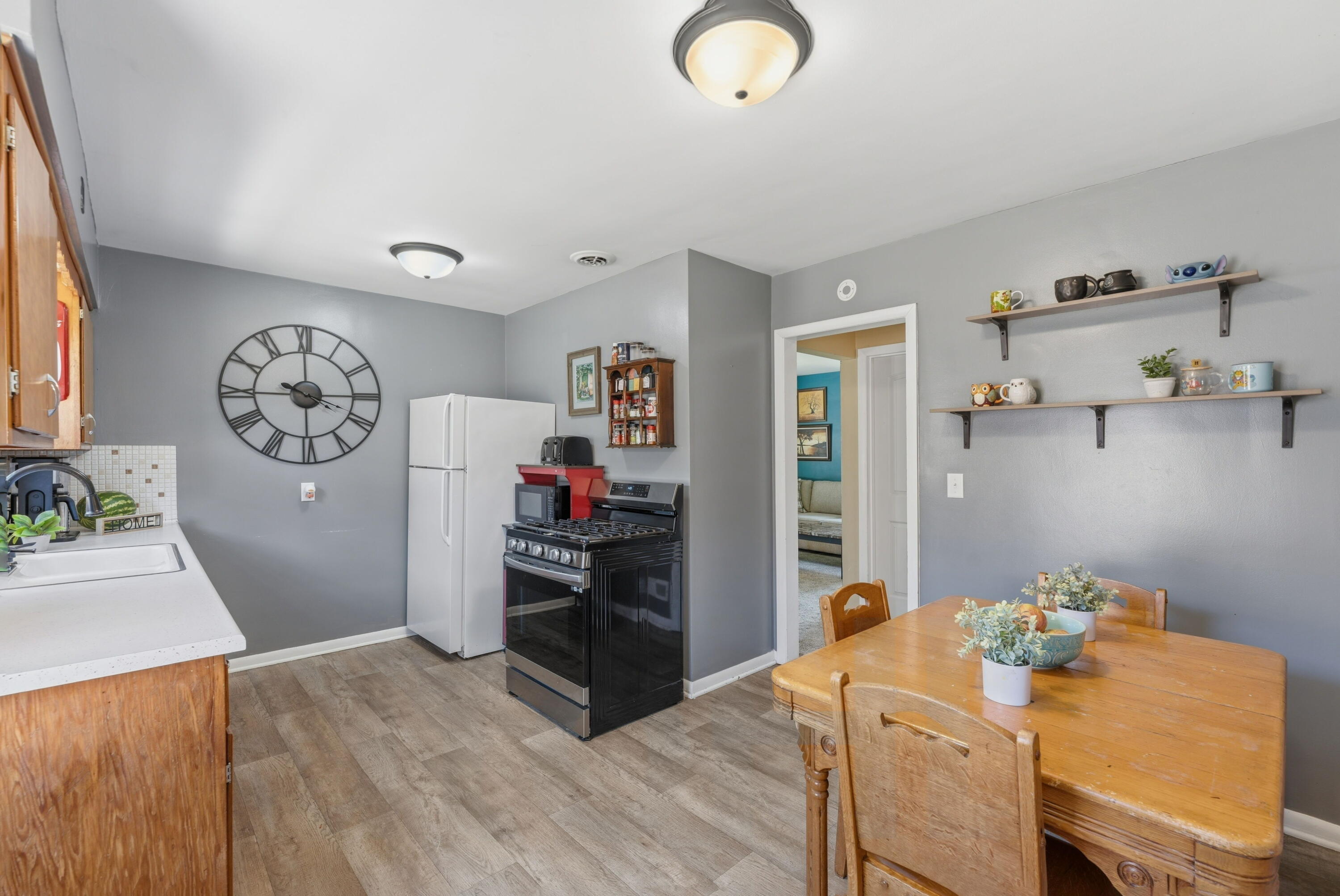 2621 Gilson Street Racine, WI 53403 - Photo 8 of 18 Kitchen