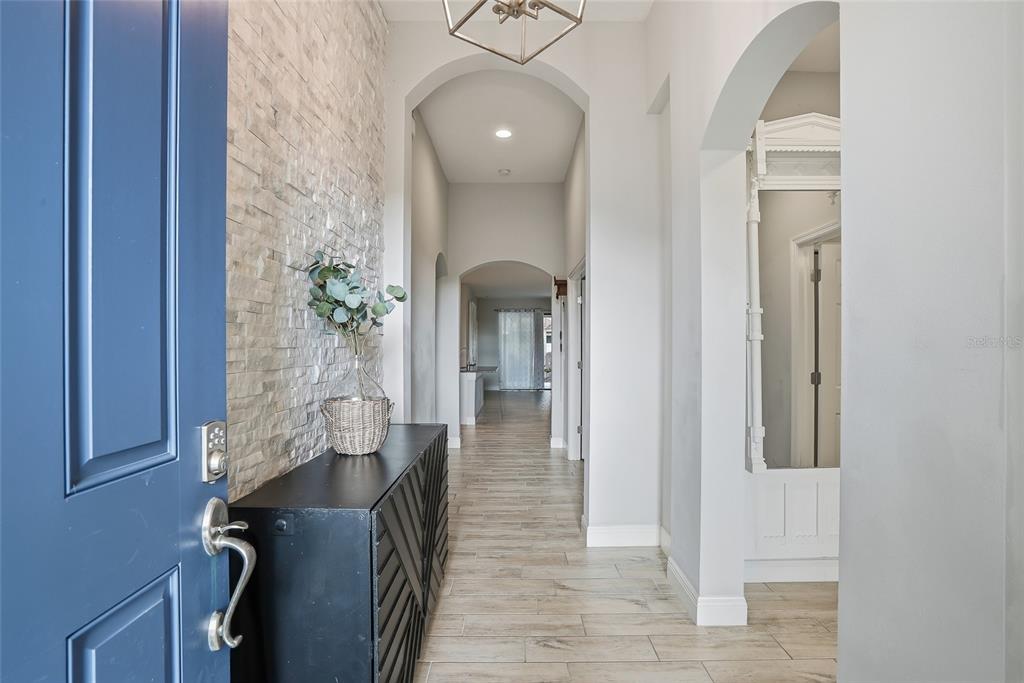 6318 Springline Place Apollo Beach, FL 33572 - Photo 4 of 42
