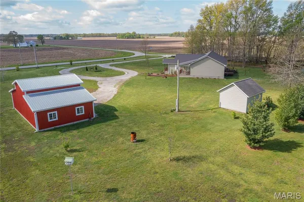 $275,000 | 1543 North 1525th Street, Brownstown, IL 62418