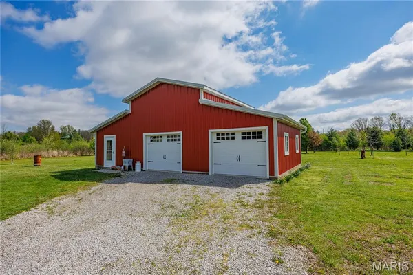 $275,000 | 1543 North 1525th Street, Brownstown, IL 62418