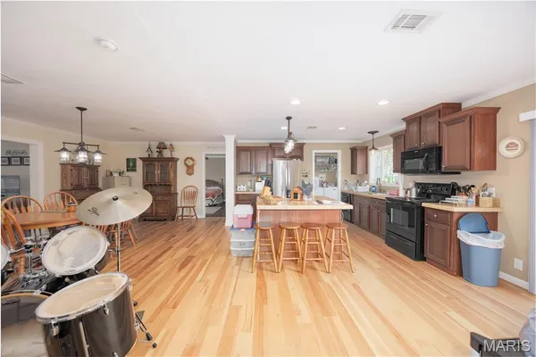 $275,000 | 1543 North 1525th Street, Brownstown, IL 62418