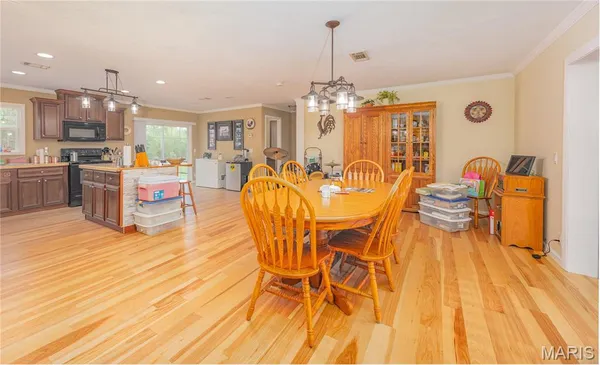 $275,000 | 1543 North 1525th Street, Brownstown, IL 62418