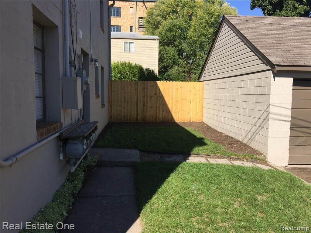 131 Oneida Street, Unit 4 Pontiac, MI 48341 - Photo 12 of 13