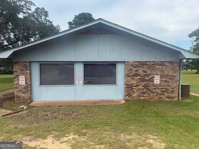a front view of house with yard