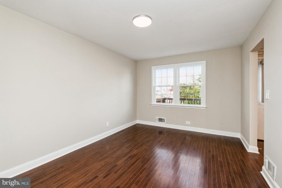 124 Brandon Road Baltimore, MD 21212 - Photo 6 of 25 All new vinyl, tilt in windows