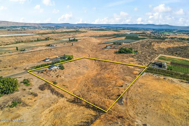 a view of an ocean and beach
