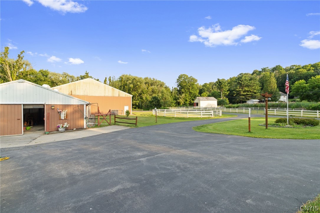 2177 Canal Road Camillus, NY 13112 - Photo 6 of 50