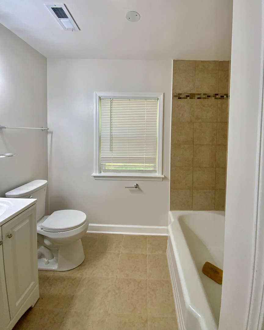 340 Sanders Road Northbrook, IL 60062 - Photo 11 of 16