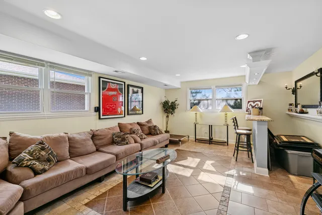 $265,000 | 6306 Beaver Dam Road, Matteson, IL 60443