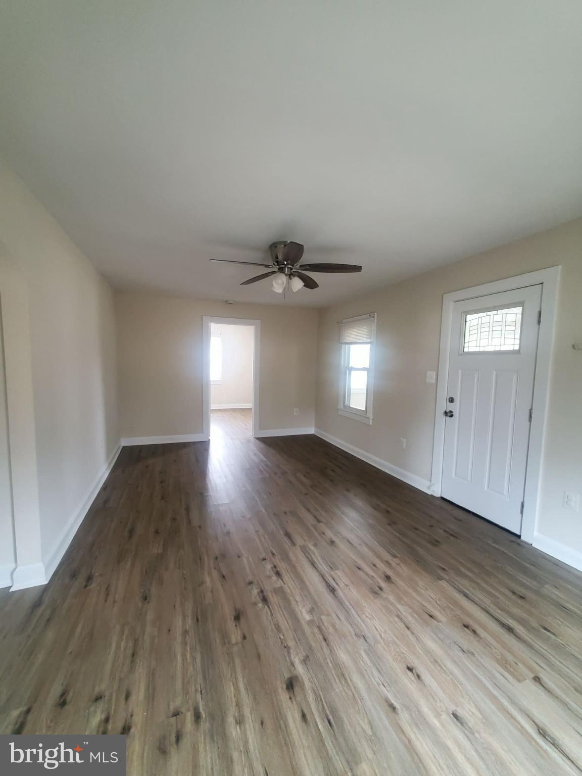 17 Robin Road Stafford, VA 22554 - Photo 3 of 17 Bright and airy living space awaits you.