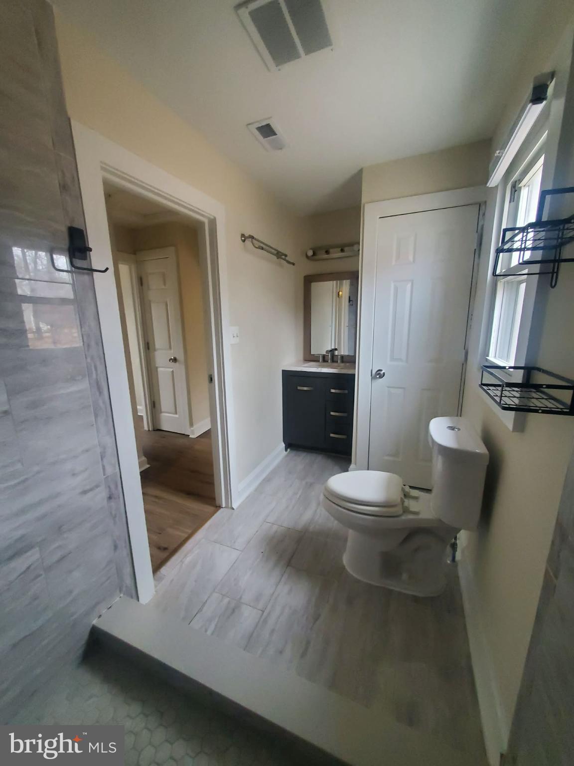 17 Robin Road Stafford, VA 22554 - Photo 4 of 17 Modern bathroom with sleek finishes.