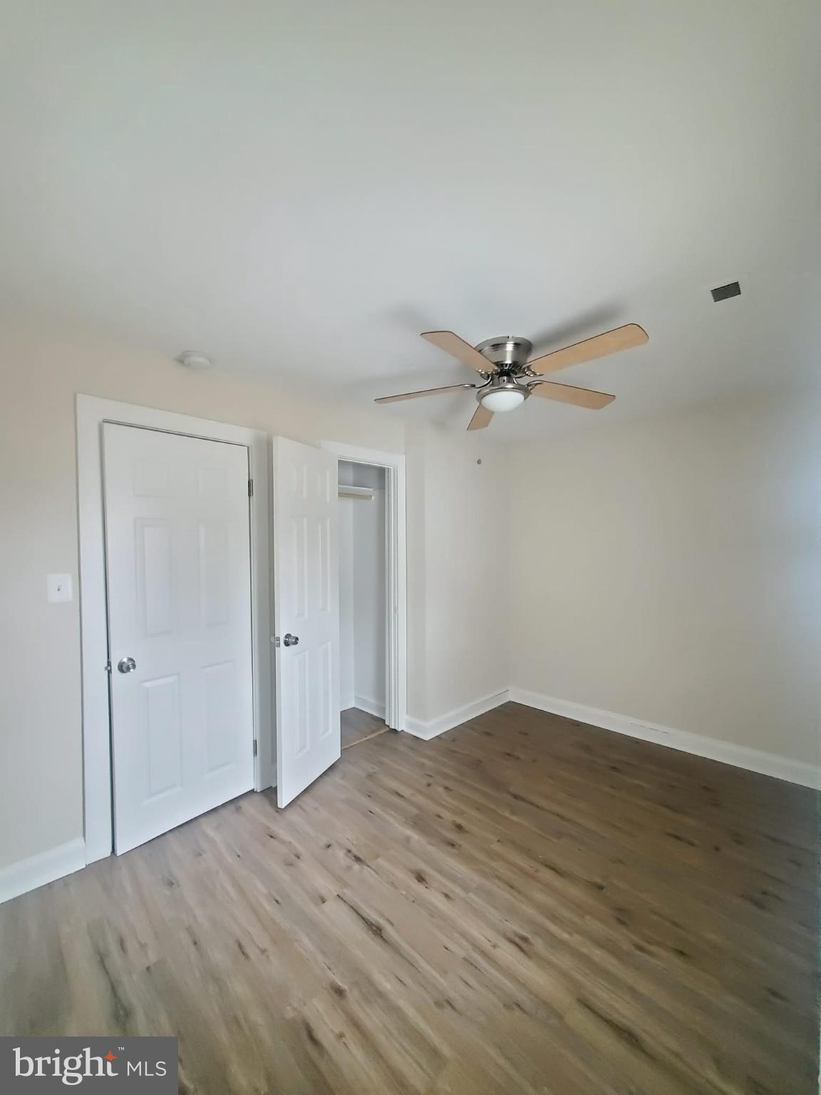 17 Robin Road Stafford, VA 22554 - Photo 7 of 17 Bright and airy room with modern charm.