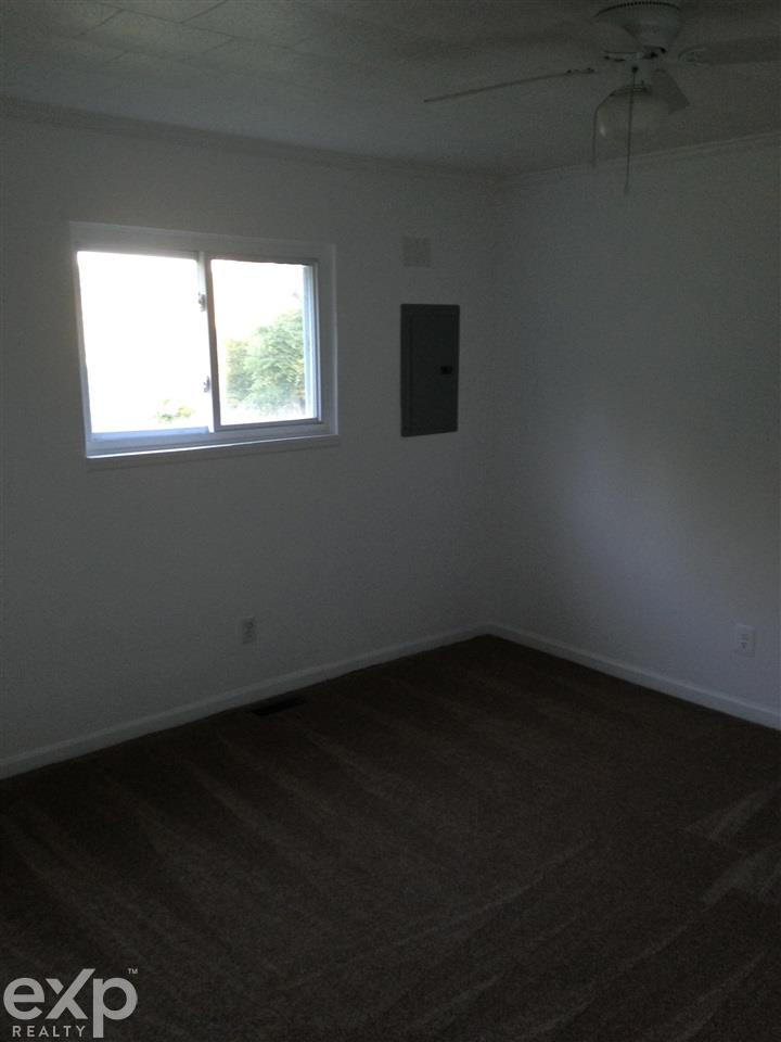 50075131-2.JPG