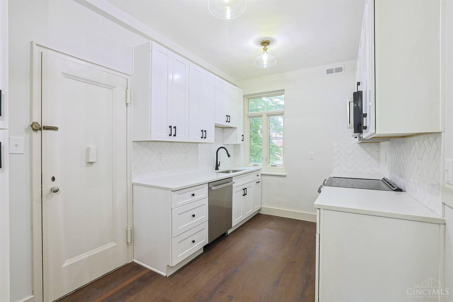 2378 Madison Road, Unit E1C Cincinnati, OH 45208 - Photo 14 of 37